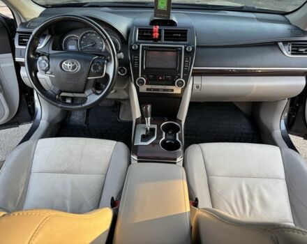 Серый Тойота Камри, объемом двигателя 2.5 л и пробегом 190 тыс. км за 11800 $, фото 13 на Automoto.ua