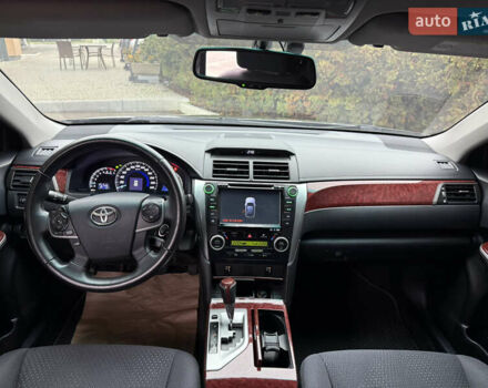 Серый Тойота Камри, объемом двигателя 2.5 л и пробегом 198 тыс. км за 13999 $, фото 24 на Automoto.ua