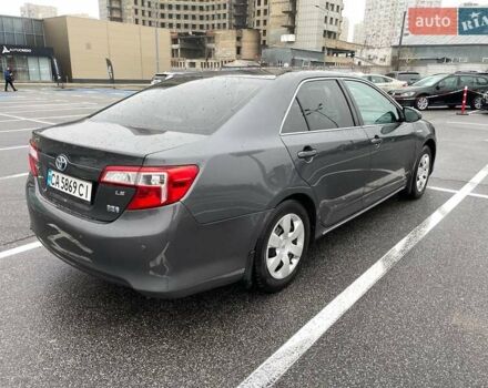 Серый Тойота Камри, объемом двигателя 2.49 л и пробегом 194 тыс. км за 11000 $, фото 6 на Automoto.ua
