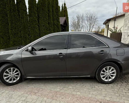 Серый Тойота Камри, объемом двигателя 2.49 л и пробегом 252 тыс. км за 11499 $, фото 5 на Automoto.ua