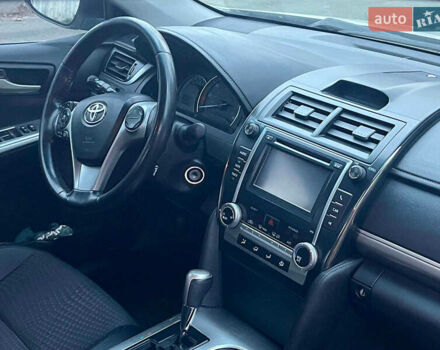 Сірий Тойота Камрі, об'ємом двигуна 2.5 л та пробігом 297 тис. км за 10390 $, фото 17 на Automoto.ua