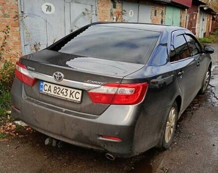Тойота Камрі 2013 у Умани на Automoto.ua Сірий Тойота Камрі, об'ємом двигуна 2.5 л та пробігом 256 тис. км за 11200 $, фото 2 на Automoto.ua