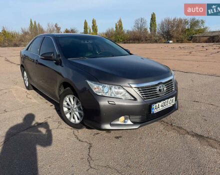 Сірий Тойота Камрі, об'ємом двигуна 2.5 л та пробігом 240 тис. км за 12999 $, фото 14 на Automoto.ua
