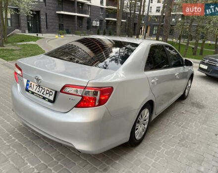 Серый Тойота Камри, объемом двигателя 2.5 л и пробегом 139 тыс. км за 13000 $, фото 1 на Automoto.ua