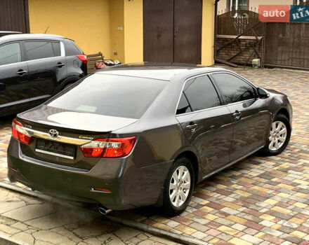 Сірий Тойота Камрі, об'ємом двигуна 2.49 л та пробігом 225 тис. км за 12800 $, фото 13 на Automoto.ua