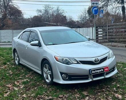 Серый Тойота Камри, объемом двигателя 2.5 л и пробегом 297 тыс. км за 10390 $, фото 2 на Automoto.ua