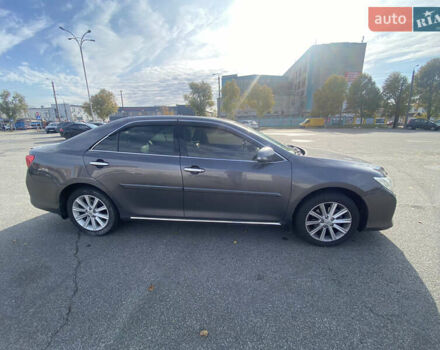 Сірий Тойота Камрі, об'ємом двигуна 2.5 л та пробігом 159 тис. км за 12500 $, фото 1 на Automoto.ua
