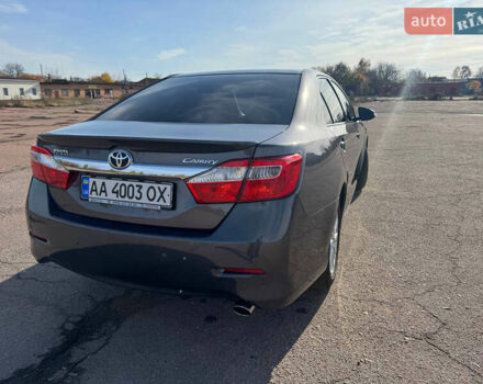 Сірий Тойота Камрі, об'ємом двигуна 2.5 л та пробігом 240 тис. км за 12999 $, фото 22 на Automoto.ua