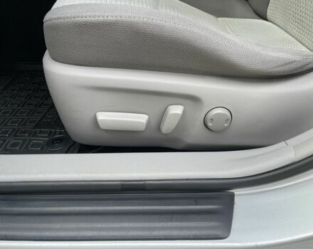 Серый Тойота Камри, объемом двигателя 2.5 л и пробегом 141 тыс. км за 12500 $, фото 9 на Automoto.ua