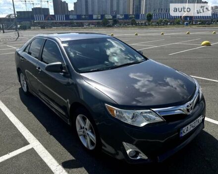 Серый Тойота Камри, объемом двигателя 2.49 л и пробегом 198 тыс. км за 12500 $, фото 8 на Automoto.ua