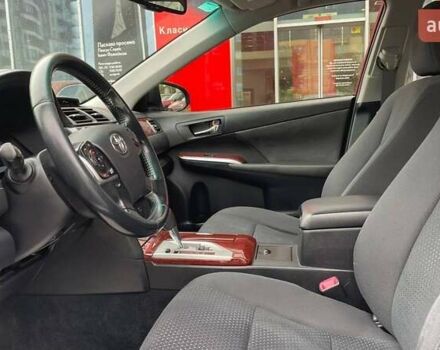 Серый Тойота Камри, объемом двигателя 2.5 л и пробегом 234 тыс. км за 15533 $, фото 9 на Automoto.ua