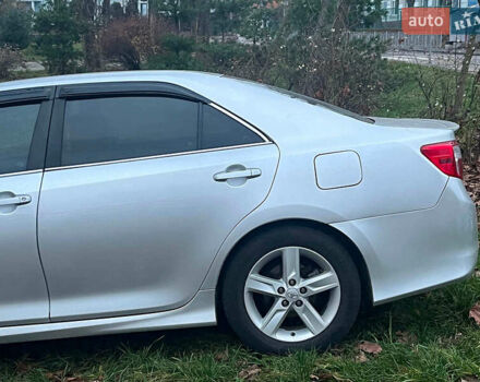 Сірий Тойота Камрі, об'ємом двигуна 2.5 л та пробігом 297 тис. км за 10390 $, фото 6 на Automoto.ua