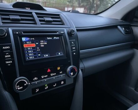 Серый Тойота Камри, объемом двигателя 2.5 л и пробегом 141 тыс. км за 12500 $, фото 5 на Automoto.ua