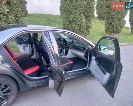 Тойота Камрі 2013 у Хмельницькому на Automoto.ua Сірий Тойота Камрі, об'ємом двигуна 2.5 л та пробігом 137 тис. км за 9900 $, фото 36 на Automoto.ua