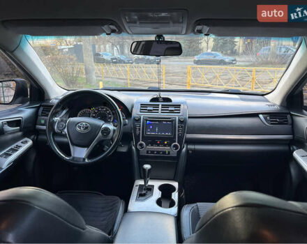 Серый Тойота Камри, объемом двигателя 2.49 л и пробегом 193 тыс. км за 11000 $, фото 12 на Automoto.ua