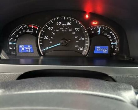 Серый Тойота Камри, объемом двигателя 2.5 л и пробегом 190 тыс. км за 11800 $, фото 5 на Automoto.ua