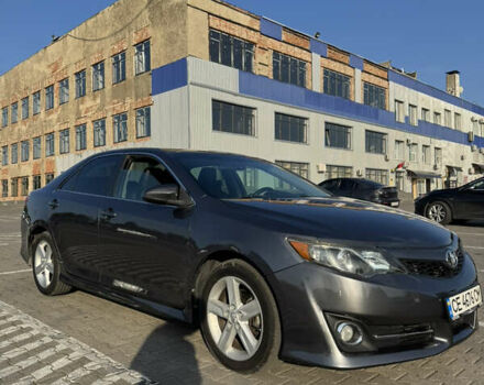 Серый Тойота Камри, объемом двигателя 2.5 л и пробегом 180 тыс. км за 12500 $, фото 9 на Automoto.ua