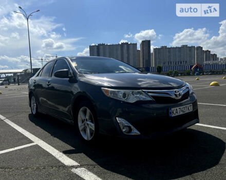 Серый Тойота Камри, объемом двигателя 2.49 л и пробегом 198 тыс. км за 12500 $, фото 7 на Automoto.ua