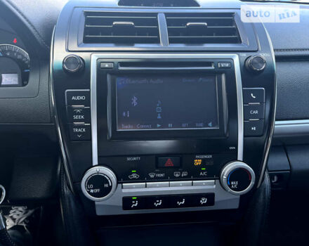 Серый Тойота Камри, объемом двигателя 2.49 л и пробегом 198 тыс. км за 12500 $, фото 14 на Automoto.ua