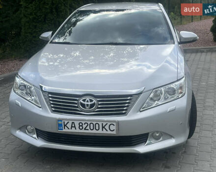 Серый Тойота Камри, объемом двигателя 2.5 л и пробегом 210 тыс. км за 12700 $, фото 1 на Automoto.ua