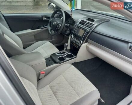 Серый Тойота Камри, объемом двигателя 2.49 л и пробегом 268 тыс. км за 9000 $, фото 3 на Automoto.ua