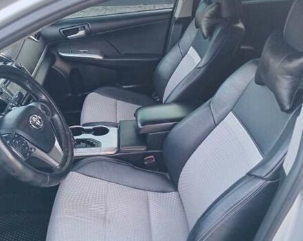 Серый Тойота Камри, объемом двигателя 2.49 л и пробегом 230 тыс. км за 9800 $, фото 9 на Automoto.ua