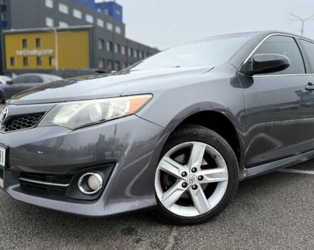 Сірий Тойота Камрі, об'ємом двигуна 2.49 л та пробігом 230 тис. км за 11000 $, фото 3 на Automoto.ua