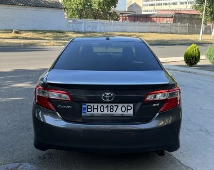 Серый Тойота Камри, объемом двигателя 2.5 л и пробегом 300 тыс. км за 7900 $, фото 3 на Automoto.ua