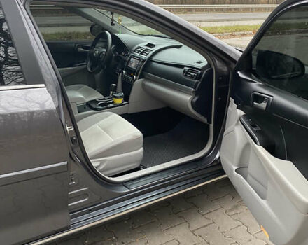 Сірий Тойота Камрі, об'ємом двигуна 2.4 л та пробігом 241 тис. км за 12600 $, фото 7 на Automoto.ua