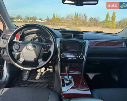 Сірий Тойота Камрі, об'ємом двигуна 2.5 л та пробігом 240 тис. км за 12999 $, фото 35 на Automoto.ua