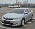 Сірий Тойота Камрі, об'ємом двигуна 2.5 л та пробігом 177 тис. км за 12500 $, фото 1 на Automoto.ua