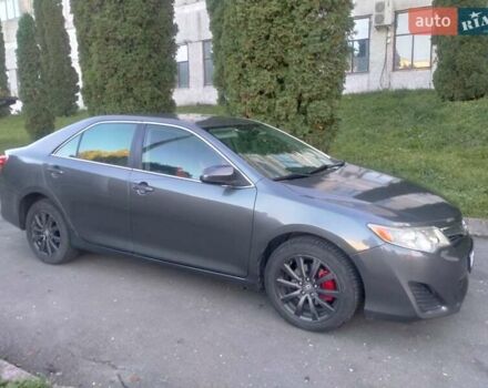 Тойота Камрі 2013 у Хмельницькому на Automoto.ua Сірий Тойота Камрі, об'ємом двигуна 2.5 л та пробігом 137 тис. км за 9900 $, фото 6 на Automoto.ua