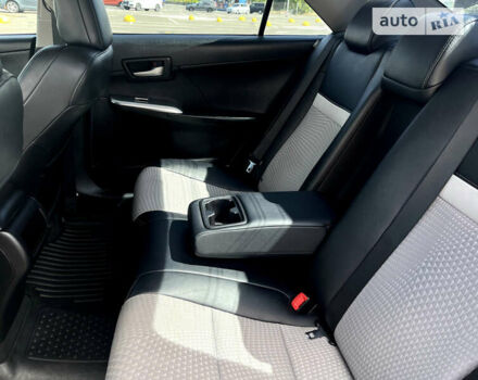 Серый Тойота Камри, объемом двигателя 2.49 л и пробегом 198 тыс. км за 12500 $, фото 16 на Automoto.ua