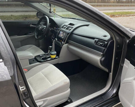 Сірий Тойота Камрі, об'ємом двигуна 2.4 л та пробігом 241 тис. км за 12600 $, фото 6 на Automoto.ua