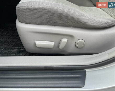 Серый Тойота Камри, объемом двигателя 2.5 л и пробегом 139 тыс. км за 13000 $, фото 14 на Automoto.ua