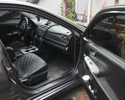 Сірий Тойота Камрі, об'ємом двигуна 2.5 л та пробігом 280 тис. км за 12700 $, фото 4 на Automoto.ua
