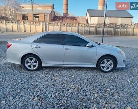 Серый Тойота Камри, объемом двигателя 2.49 л и пробегом 230 тыс. км за 9800 $, фото 12 на Automoto.ua