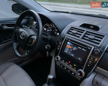 Серый Тойота Камри, объемом двигателя 2.5 л и пробегом 139 тыс. км за 13000 $, фото 19 на Automoto.ua