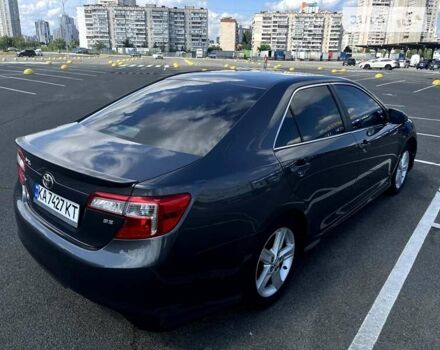 Серый Тойота Камри, объемом двигателя 2.49 л и пробегом 198 тыс. км за 12500 $, фото 11 на Automoto.ua