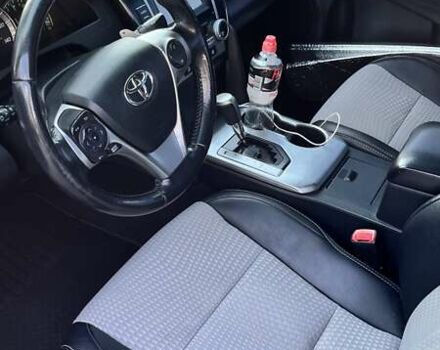 Серый Тойота Камри, объемом двигателя 2.49 л и пробегом 195 тыс. км за 12500 $, фото 11 на Automoto.ua