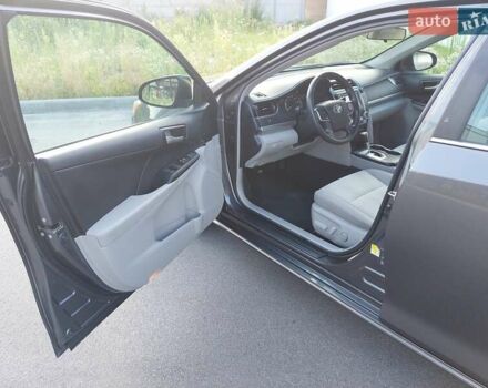 Серый Тойота Камри, объемом двигателя 2.5 л и пробегом 150 тыс. км за 15200 $, фото 6 на Automoto.ua