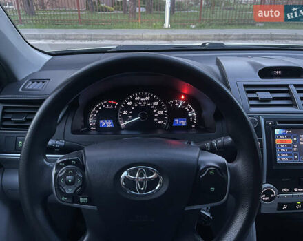 Серый Тойота Камри, объемом двигателя 2.5 л и пробегом 139 тыс. км за 13000 $, фото 18 на Automoto.ua