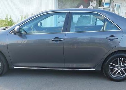 Серый Тойота Камри, объемом двигателя 2.5 л и пробегом 150 тыс. км за 15200 $, фото 3 на Automoto.ua