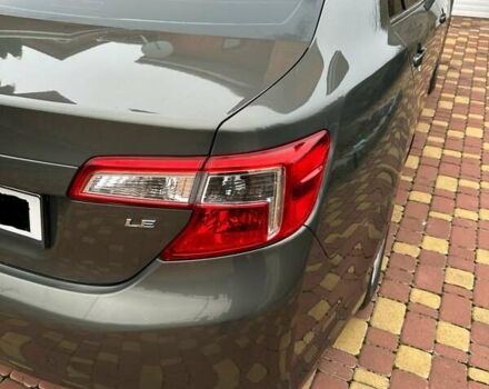 Серый Тойота Камри, объемом двигателя 2.5 л и пробегом 190 тыс. км за 11800 $, фото 3 на Automoto.ua