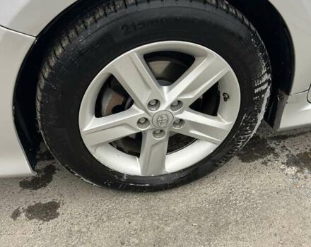 Серый Тойота Камри, объемом двигателя 2.5 л и пробегом 297 тыс. км за 10300 $, фото 12 на Automoto.ua