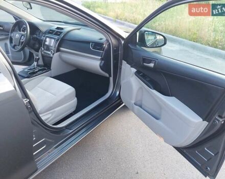 Серый Тойота Камри, объемом двигателя 2.5 л и пробегом 150 тыс. км за 15200 $, фото 11 на Automoto.ua