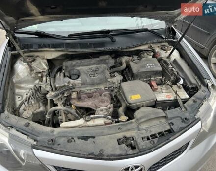 Серый Тойота Камри, объемом двигателя 2.5 л и пробегом 297 тыс. км за 10300 $, фото 22 на Automoto.ua