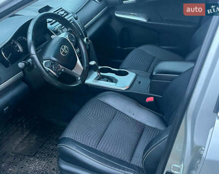 Сірий Тойота Камрі, об'ємом двигуна 2.5 л та пробігом 297 тис. км за 10390 $, фото 24 на Automoto.ua