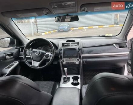 Серый Тойота Камри, объемом двигателя 2.5 л и пробегом 297 тыс. км за 10300 $, фото 15 на Automoto.ua