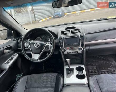 Серый Тойота Камри, объемом двигателя 2.5 л и пробегом 297 тыс. км за 10300 $, фото 16 на Automoto.ua